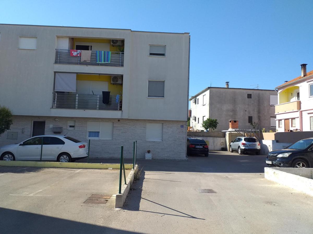 Apartments Zara Bagian luar foto